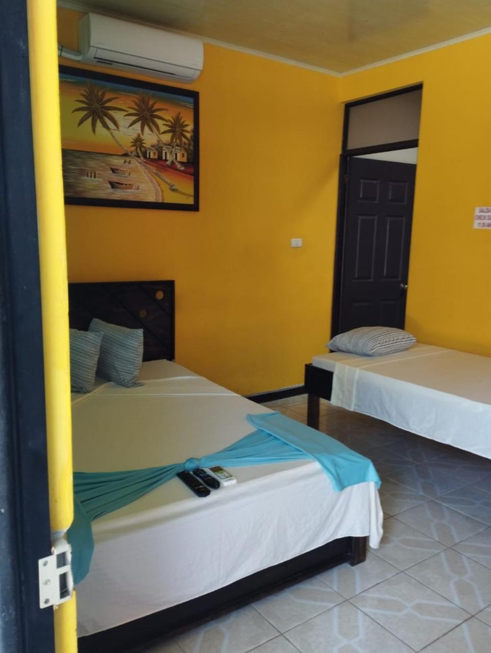 Cabinas Hukats Secret Jungle Puerto Viejo de Talamanca Exterior photo